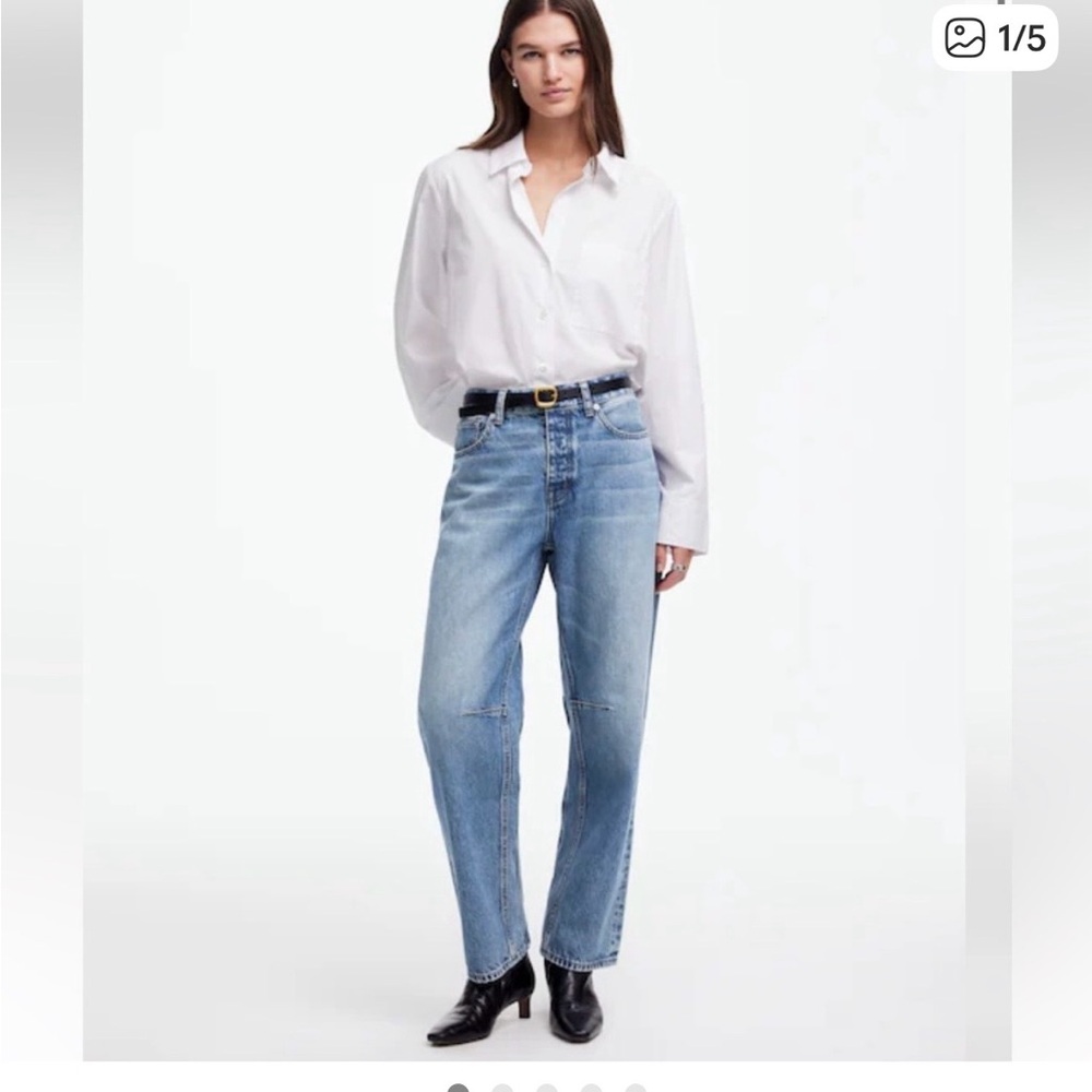 Madewell Darted Barrel Jean in Dobbins Wash